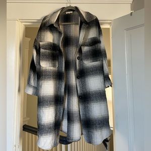 Women’s S/M Shacket / Long Flannel